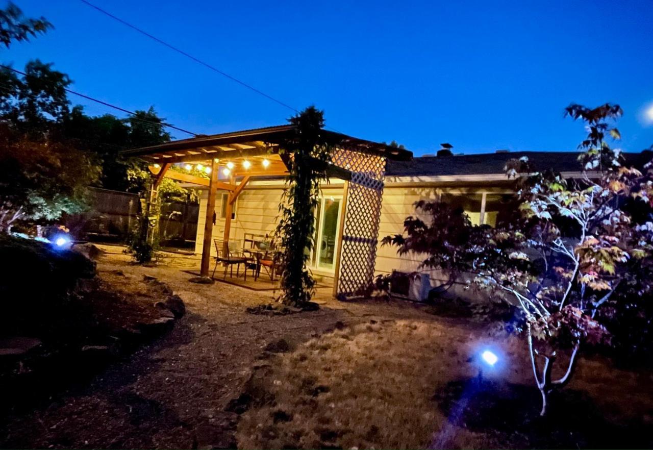 Colorful 50'S Ranch In The Heart Of Eugene Villa Bagian luar foto