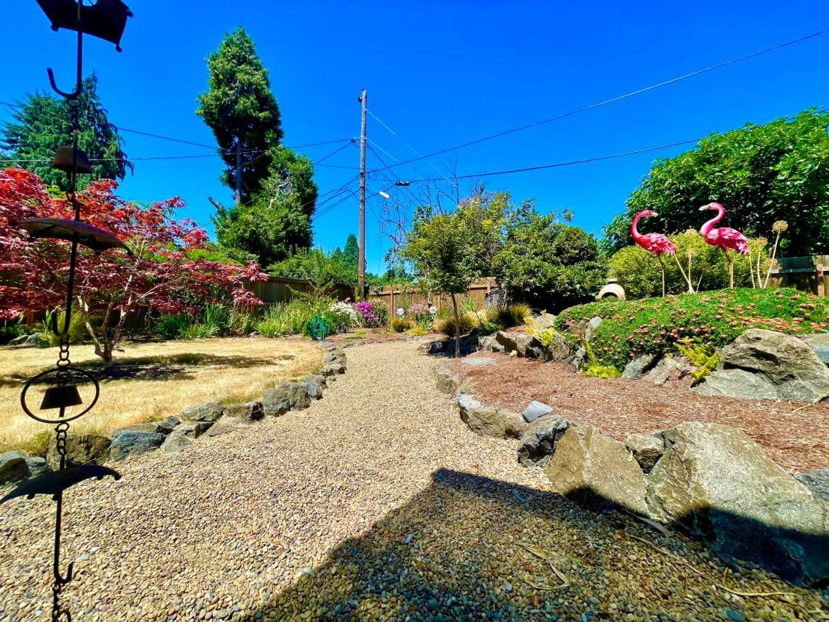 Colorful 50'S Ranch In The Heart Of Eugene Villa Bagian luar foto