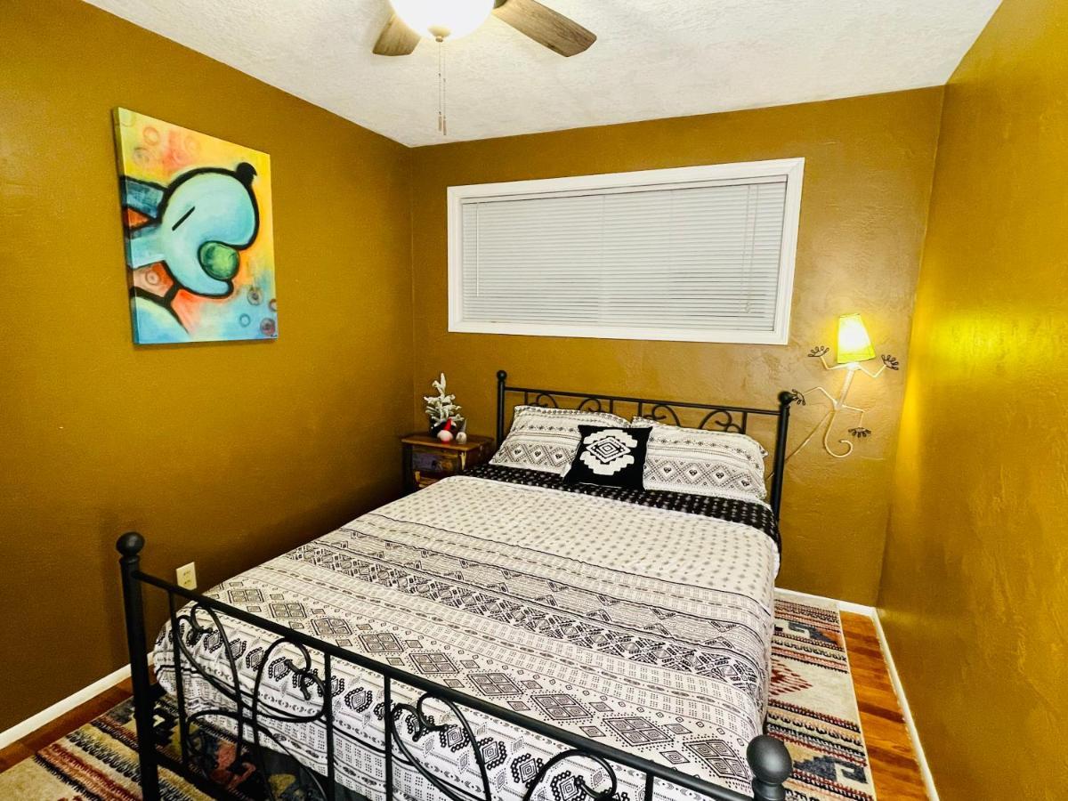 Colorful 50'S Ranch In The Heart Of Eugene Villa Bagian luar foto