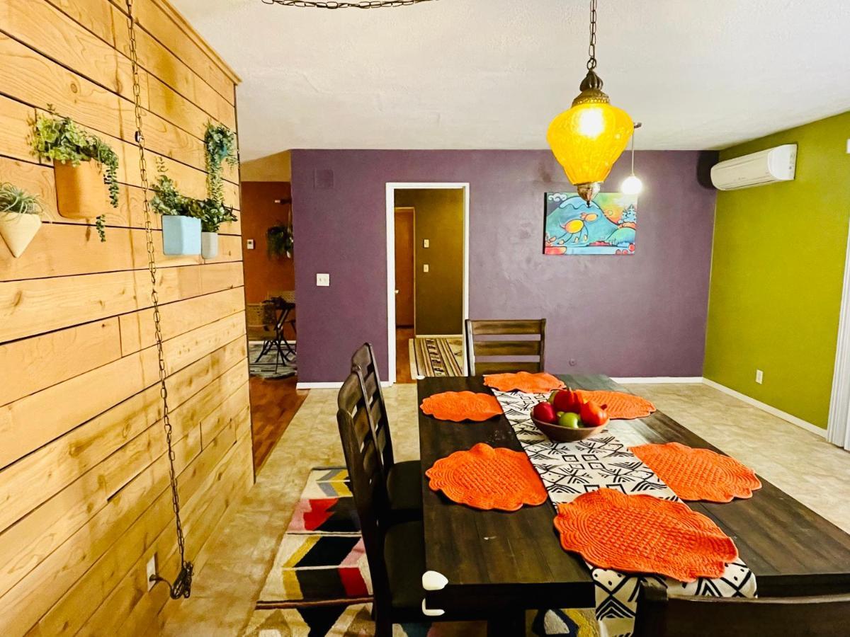 Colorful 50'S Ranch In The Heart Of Eugene Villa Bagian luar foto