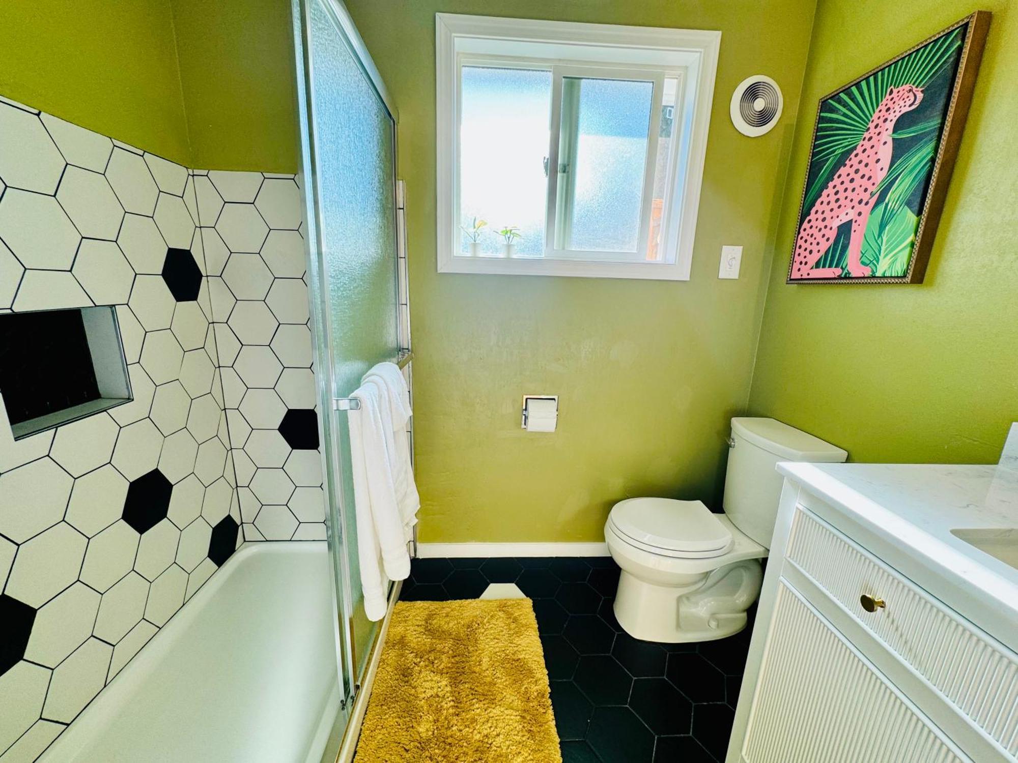 Colorful 50'S Ranch In The Heart Of Eugene Villa Bagian luar foto