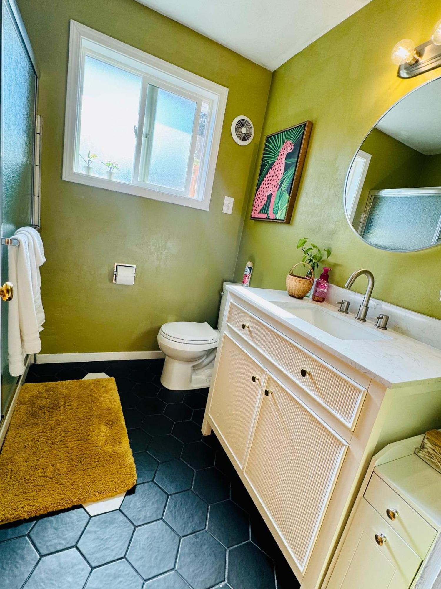 Colorful 50'S Ranch In The Heart Of Eugene Villa Bagian luar foto